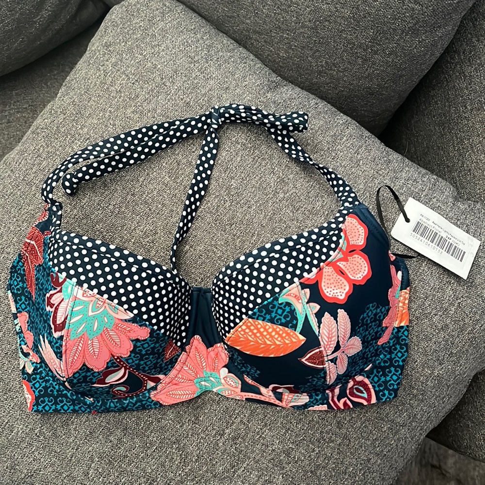 Pour Moi Lightly Padded Halter Underwire Swim Top, size US 34G/UK 34F